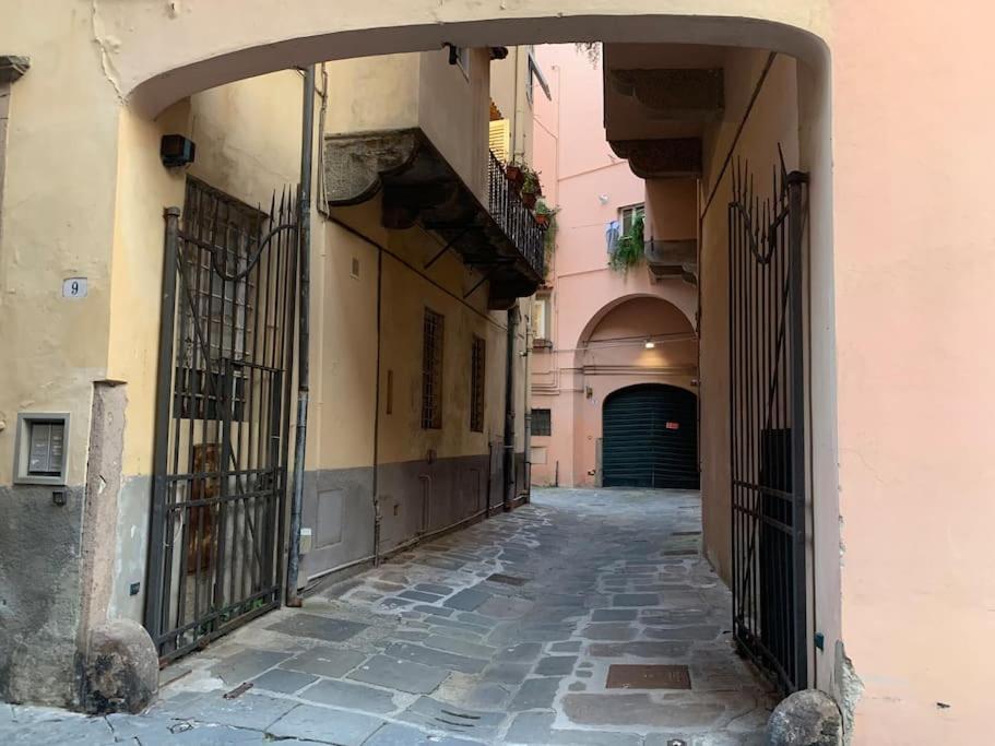 Loft Moderno Ubicato Nel Centro Storico Di Lucca Apartman Kültér fotó