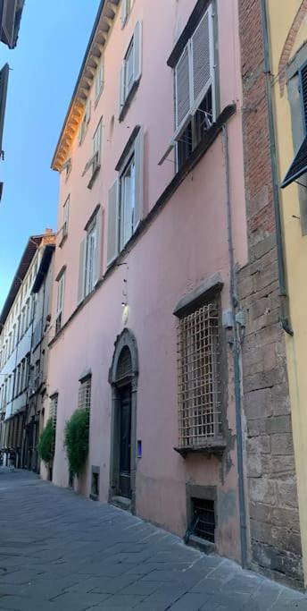 Loft Moderno Ubicato Nel Centro Storico Di Lucca Apartman Kültér fotó
